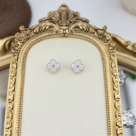 Lucky Alhambra Clover Earrings with Logo – Sterling Silver & Cubic Zirconia - Picture 3 of 7